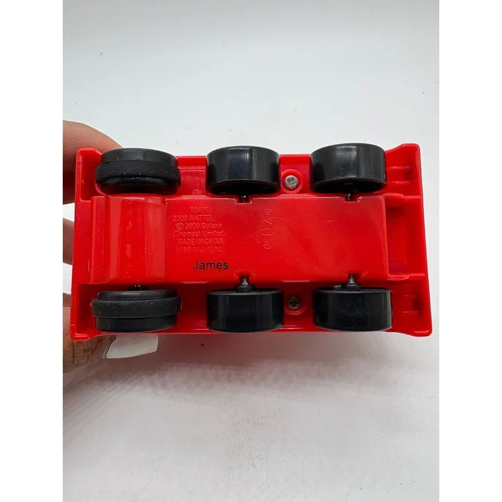 Thomas & Friends James #5 Red Black Pull Back & Go Train 2009 Mattel 3.5